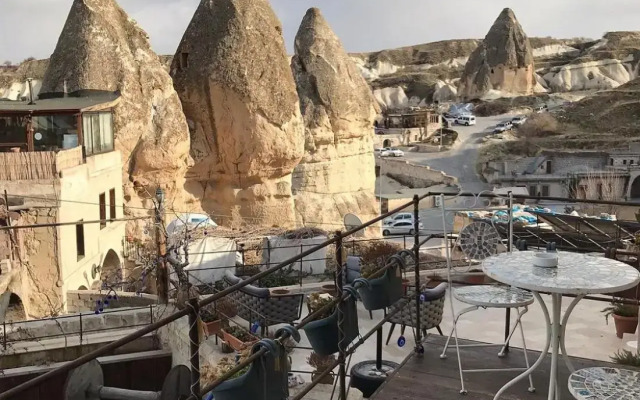 Mosaic Cave Hotel