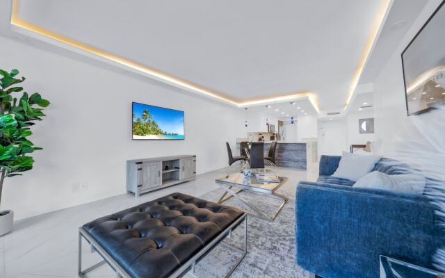 Serene and Modern Apartment Centrally Located