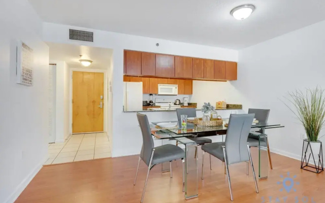 Beautiful 1 BR Apartment With Modern Amenities