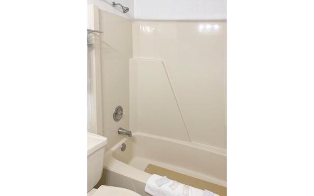 Days Inn Lake Saint Louis