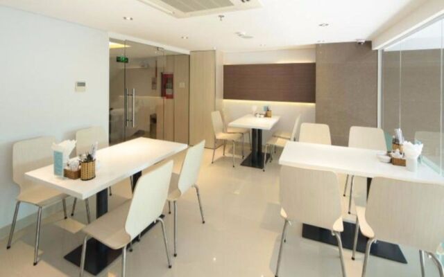Tristar Hotel