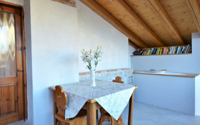 Stellar Apartment in Miane With Shared Swimming Pool