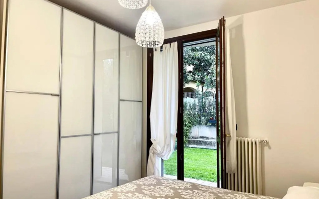 Appartamento con giardino privato, piscina e spiaggia a 500mt