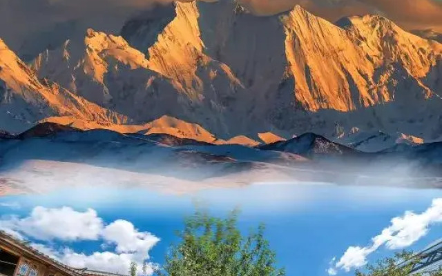 Lijiang Wenfu Courtyard Inn