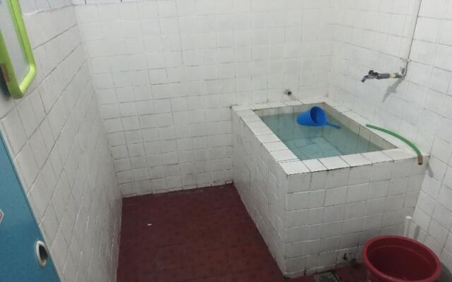 Hannah House - Female Room Only by ZUZU