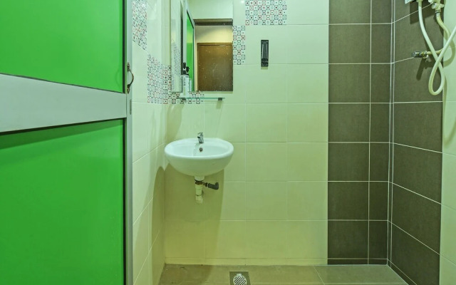 Hotel O M Three Hotel