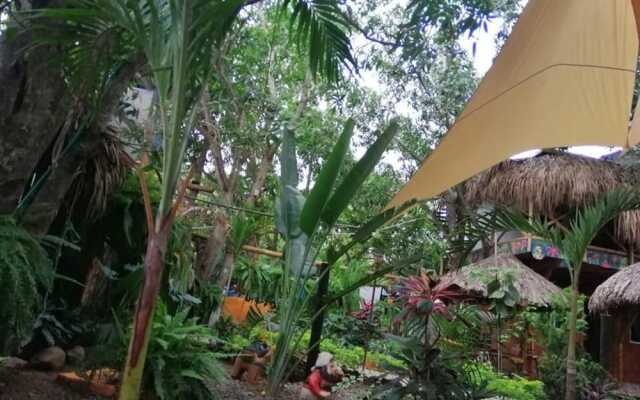 La Natura Hostel & Pool