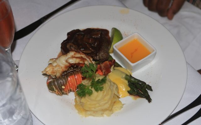 The Sandpiper Inn & Cottages