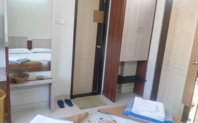 Hotel Rajmahal