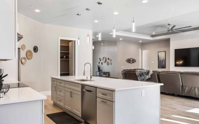 Slice Of Heaven 6 Bedroom Home