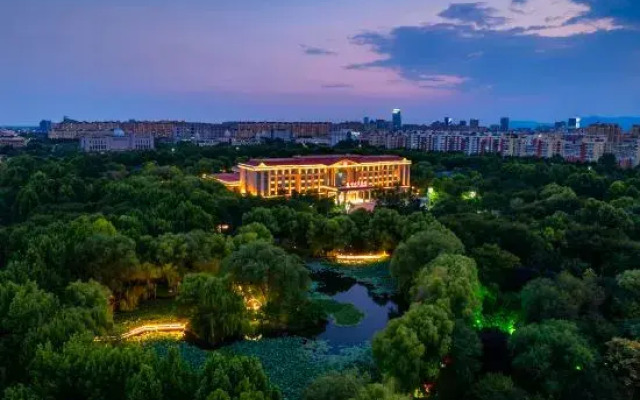 Hebi Yingbin Garden Hotel (Hebi East High-speed Railway Station)