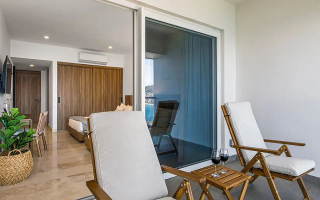 Beachfront Luxury 4BR Penthouse With Incredible Ocean Views