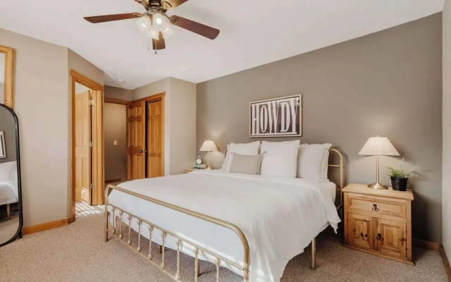 Cozy Pines Cabin - Quiet Relaxation!