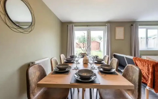 Charming Whitehurst Drive Nest in Manchester