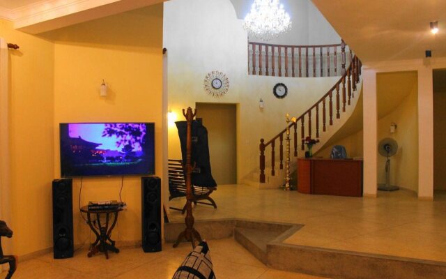 Mahakumara White House Hotel
