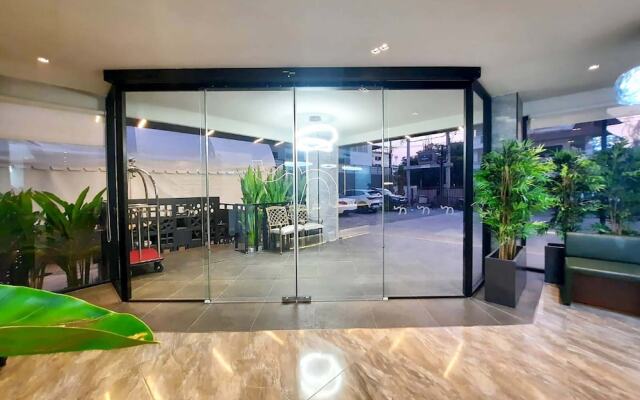 The 9 Residence Hotel