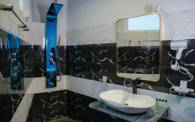 Fogy Ella Hotel