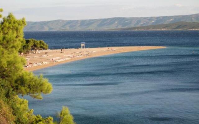 Paradise Stone Apartments