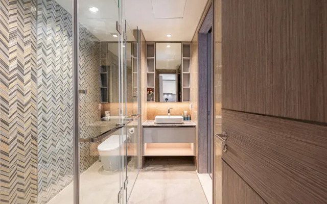 Metropole - Christine Hospitality