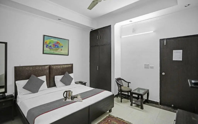 OYO Townhouse 764 Hotel Happy Keys Townhouse