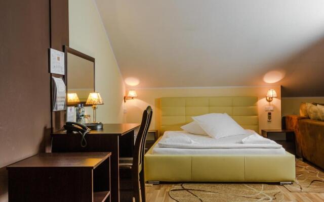 Hotel Dworek Różany