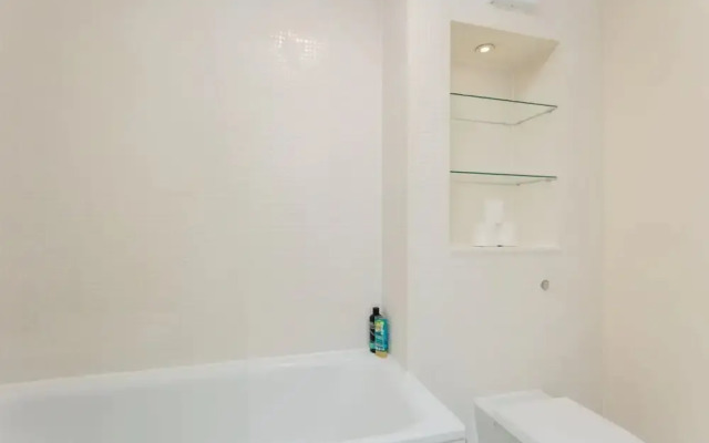 Vivid Apartment in Central London