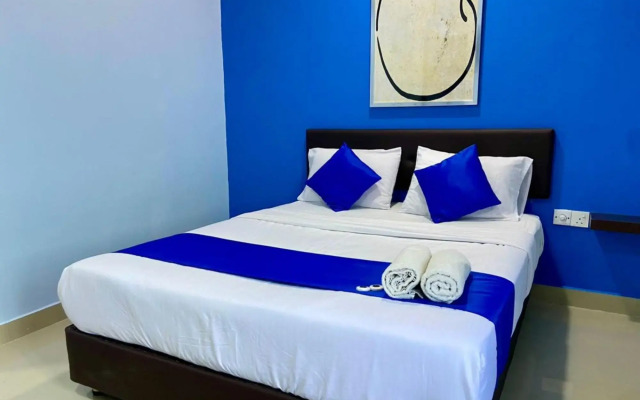 OYO 44010 Royals Star Hotel