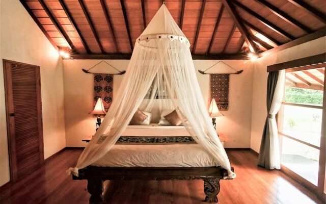 4 Bedroom Big Garden Villa