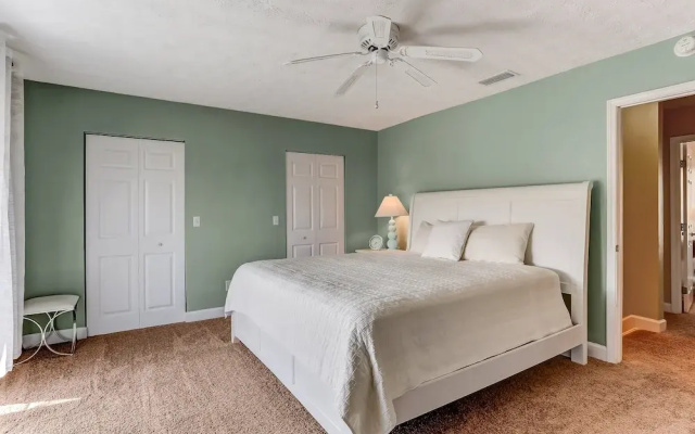 Fernandina Shores Condo with Private Balcony and Access to Pool by RedAwning