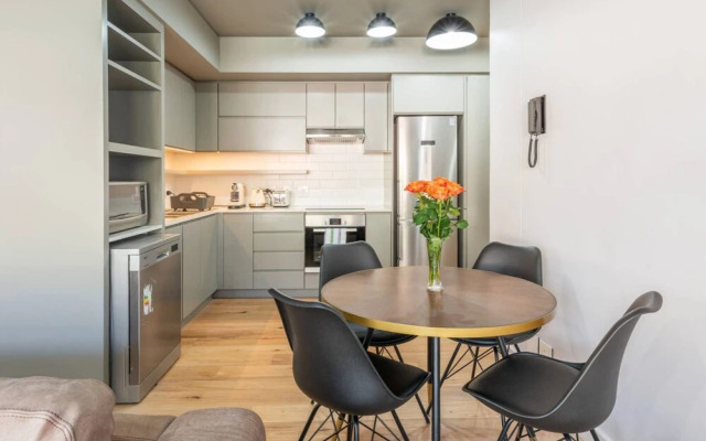 Stylish 2 Bedroom Luxury Apartment In Gardens