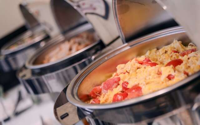 Kiwi Hotel MRT Wenxin Branch (Feng Chia Branch 1)