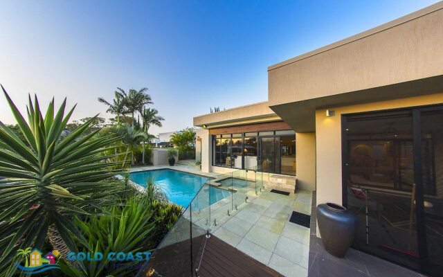 Grandeur on Bay Three