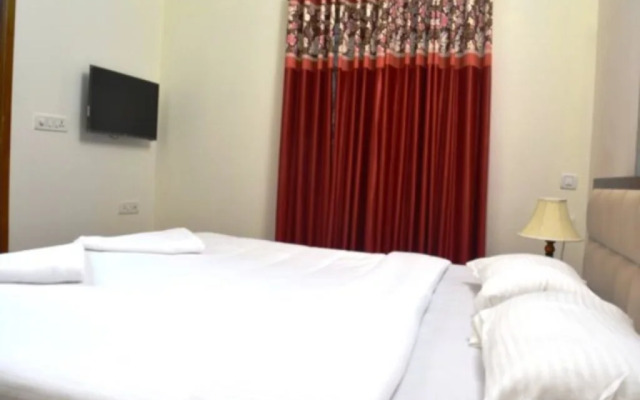 Redstone Villa and Suites