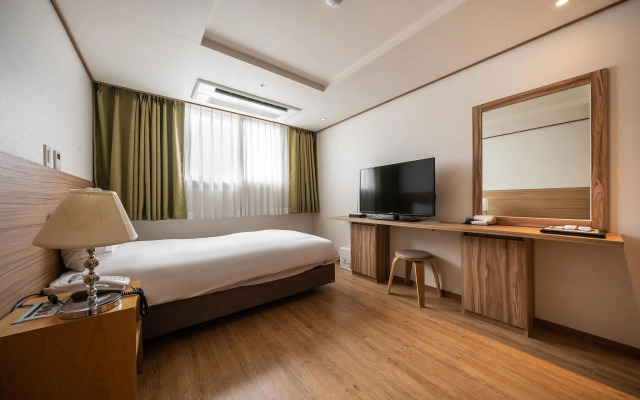Hotel Rest Seogwipo