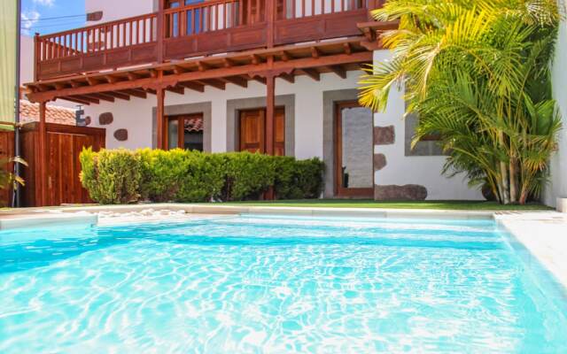 Casa Rural Con Piscina Privada En Santa Lucia