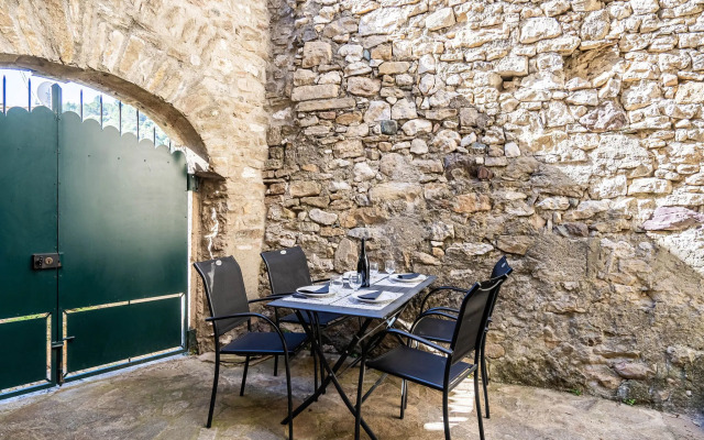 Vineyards & Village Stay