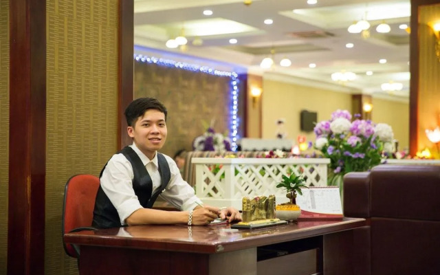 May Plaza Hotel