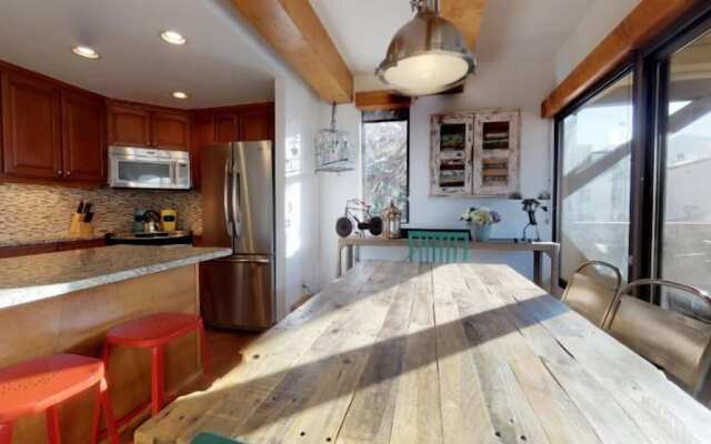 Landmark Condos 2 Bedroom in Lionshead Village