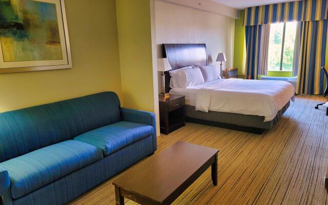 Holiday Inn Express & Suites Wilson-Downtown by IHG