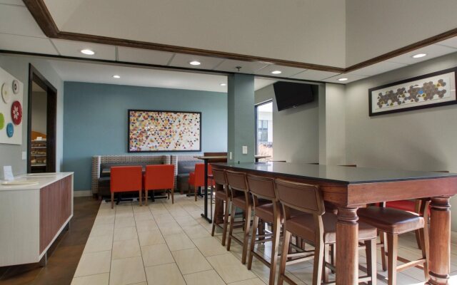 Holiday Inn Express & Suites Lebanon by IHG