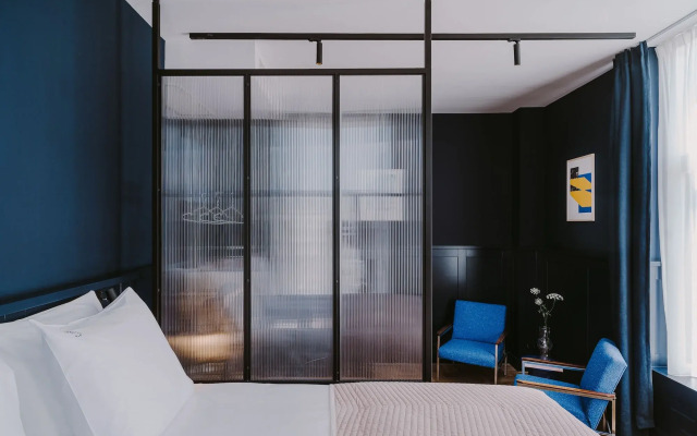 Supernova Hotel