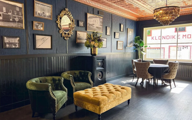 Midnight Sun, a Coast Hotel