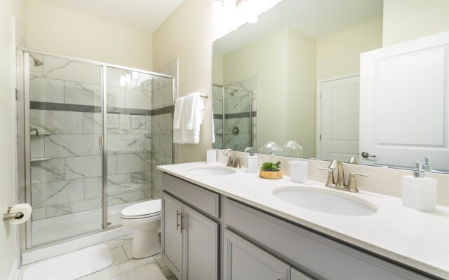 1666 Moonvalley Drive