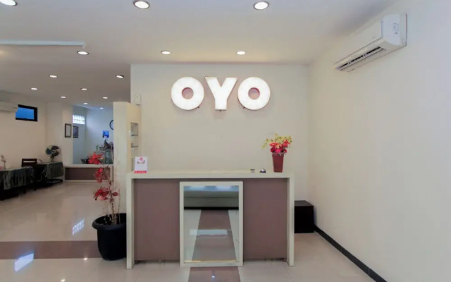 Hotel O Genteng Near Genteng Market Formerly Uno Hotel