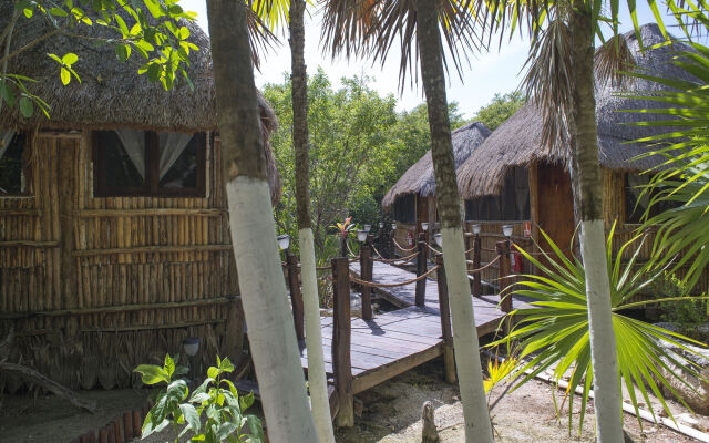 Maya Cabanas & Cenote Tulum