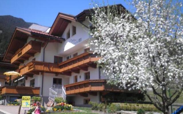 Martina Leo - Ferienwohnung Zillertal