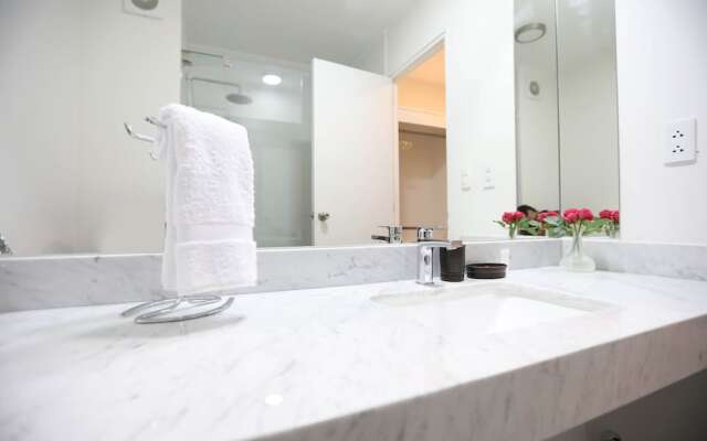 Apt con vista al Mar a una calle del Malecón