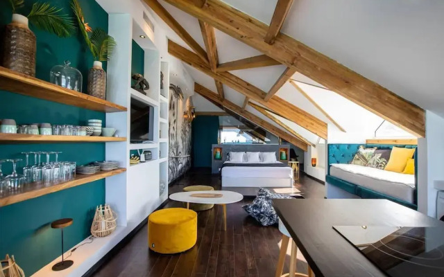 Remarkable 2-bed Apartment in Grand Case
