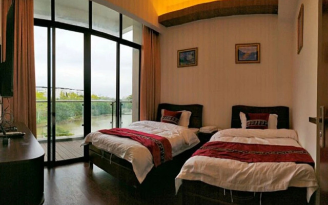 Moon River Villa No 12