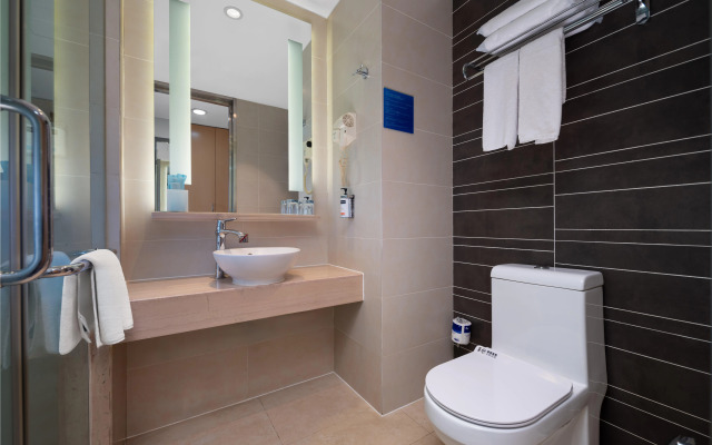 Holiday Inn Express Zhengzhou Airport